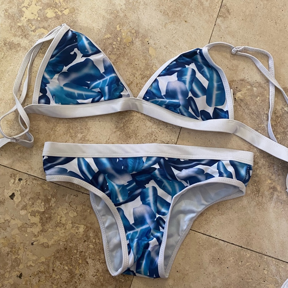 Bikini beautiful and fits nicely. Top is padded and straps adjustable.  Small.